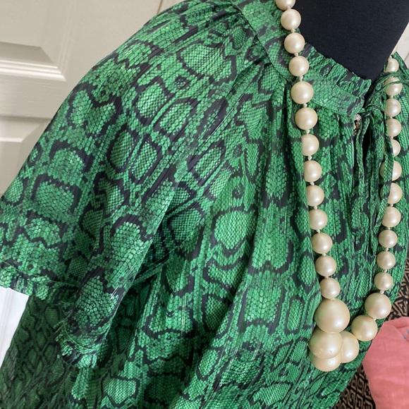 Brilliant green sheer lined top by Birgitte Herskind🌿 - Picture 7 of 12